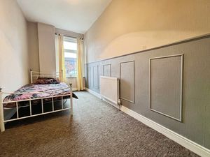 Bedroom- click for photo gallery